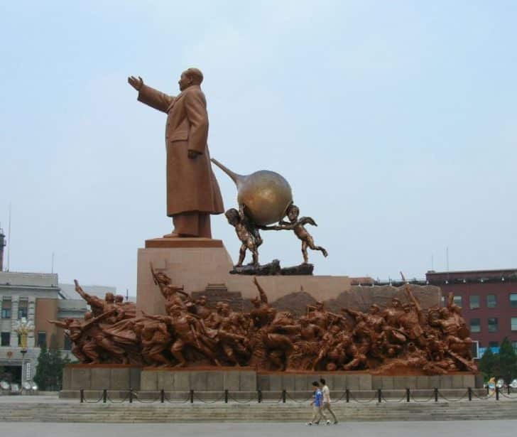 Sculpture à la poire à lavement staline russie