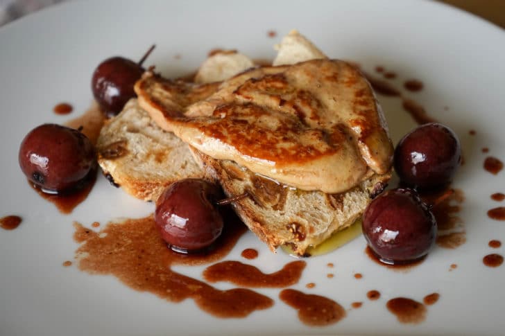 foie-gras-poele-cerises-3000x2000