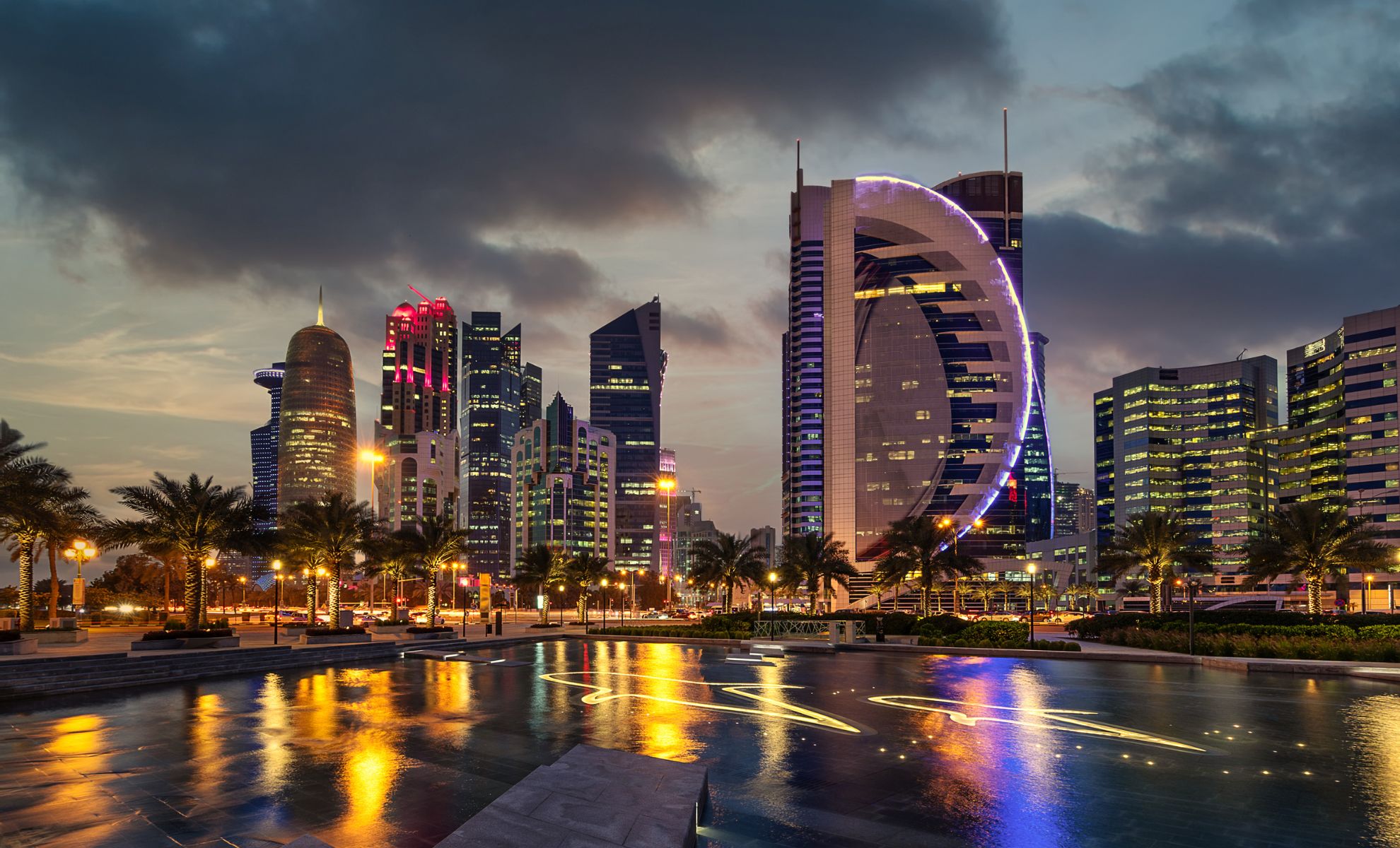 La skyline de Doha avec ses gratte-ciel modernes, Qatar