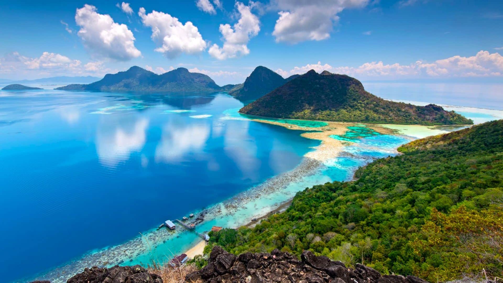 Le parc marin de Tunku Abdul Rahman , l'île de Bornéo